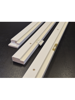 Peittovalkoiset välioven karmit